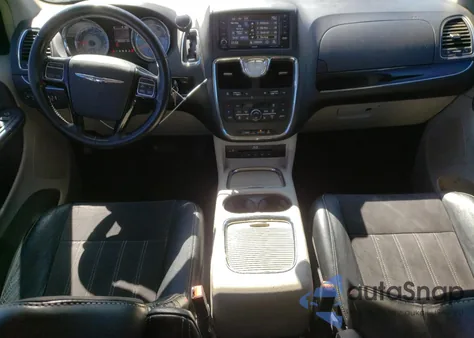 2015 Chrysler Town & Country Limited z USA, uszkodzony, nr VIN 2C4RC1JG8FR698209